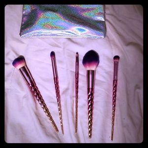 Makeup brushes
